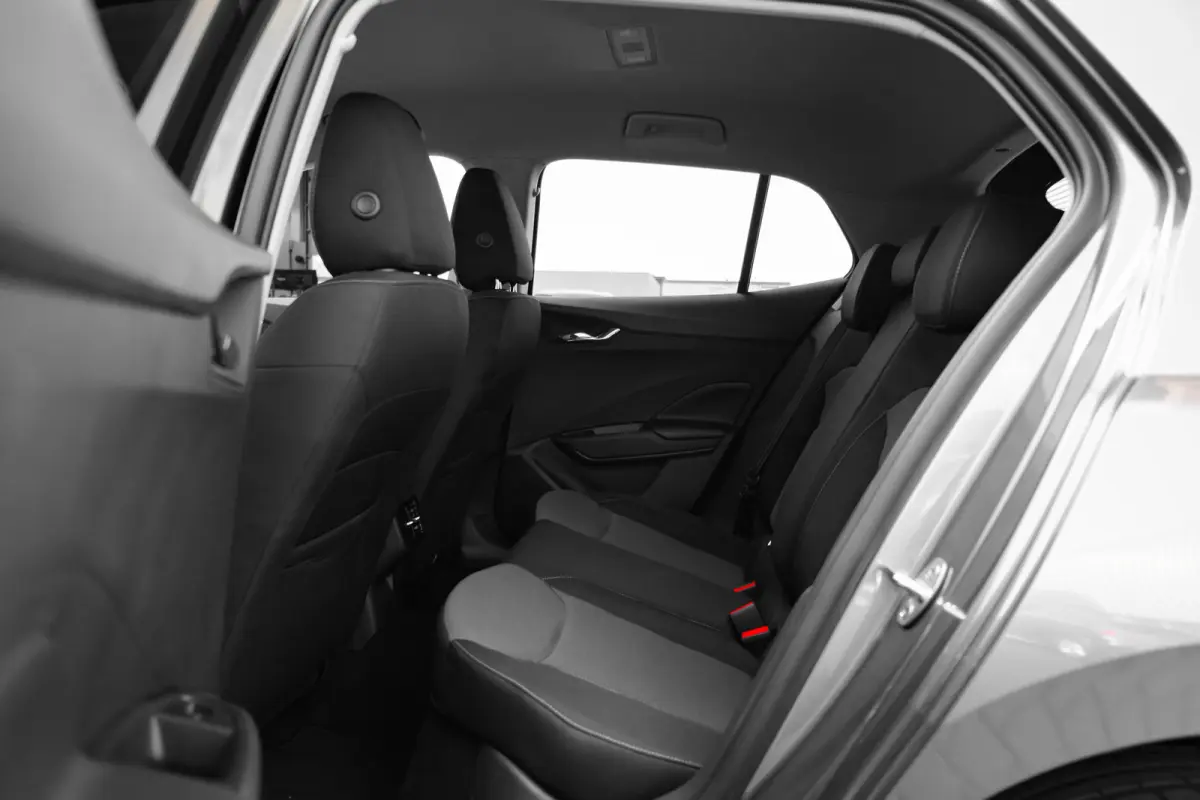 Selection | Airconditioning | Cruise control met speedlimiter | Driver Activity Assistant, vermoeidheid waarschuwingssysteem