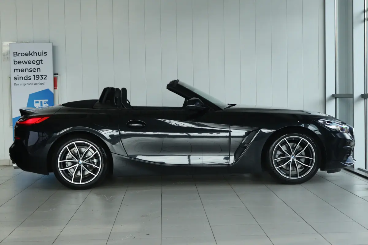 sDrive20i High Executive Sport-line | Cruise Control | Stoel+Stuurverwarming | HiFi | Carplay | Climate | LED | Sensoren | Leder | Dodehoekherkenning |