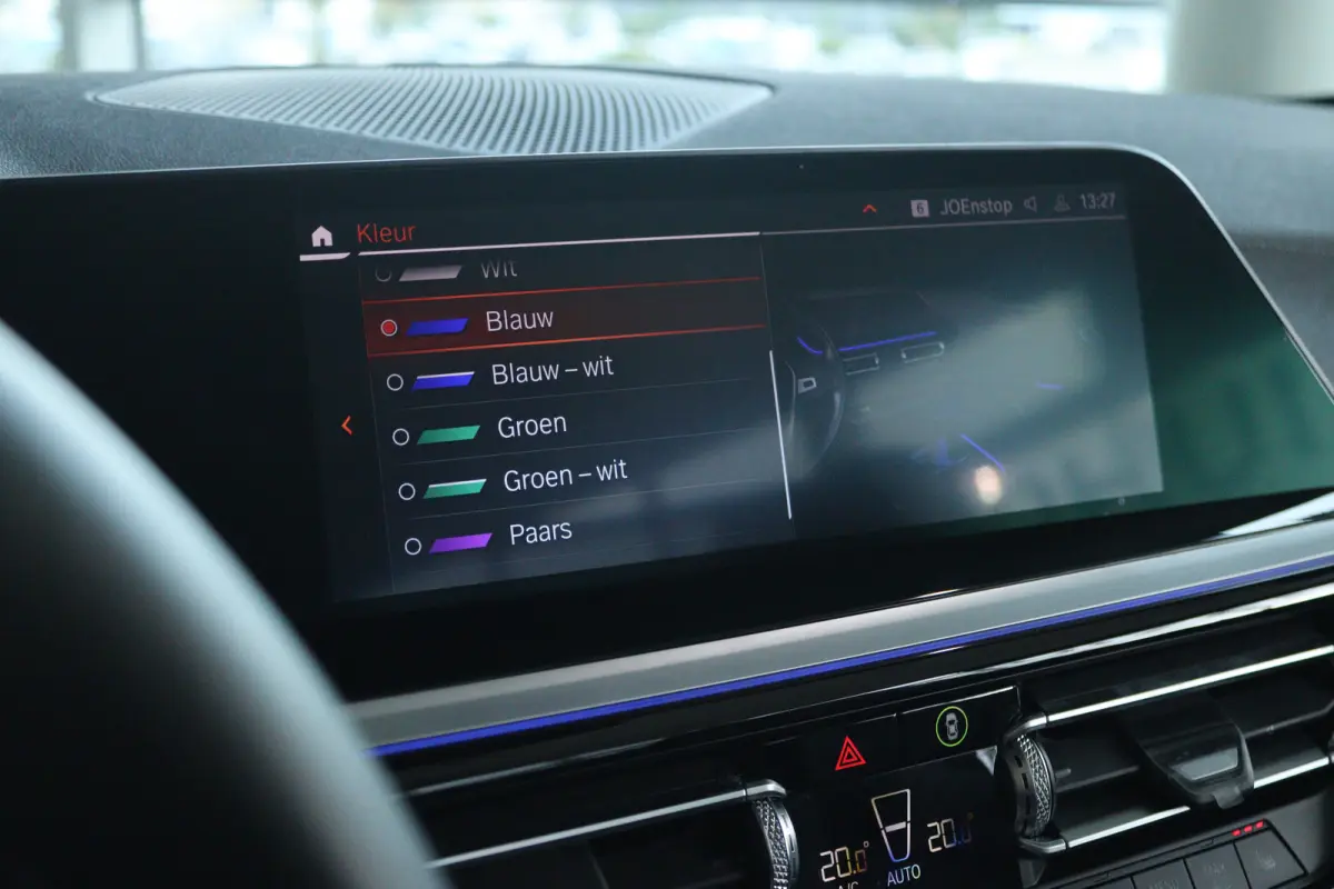 sDrive20i High Executive Sport-line | Cruise Control | Stoel+Stuurverwarming | HiFi | Carplay | Climate | LED | Sensoren | Leder | Dodehoekherkenning |