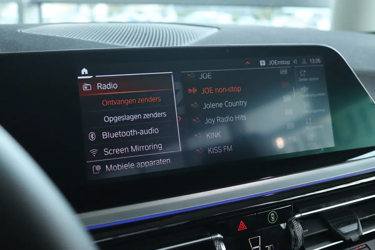 sDrive20i High Executive Sport-line | Cruise Control | Stoel+Stuurverwarming | HiFi | Carplay | Climate | LED | Sensoren | Leder | Dodehoekherkenning |