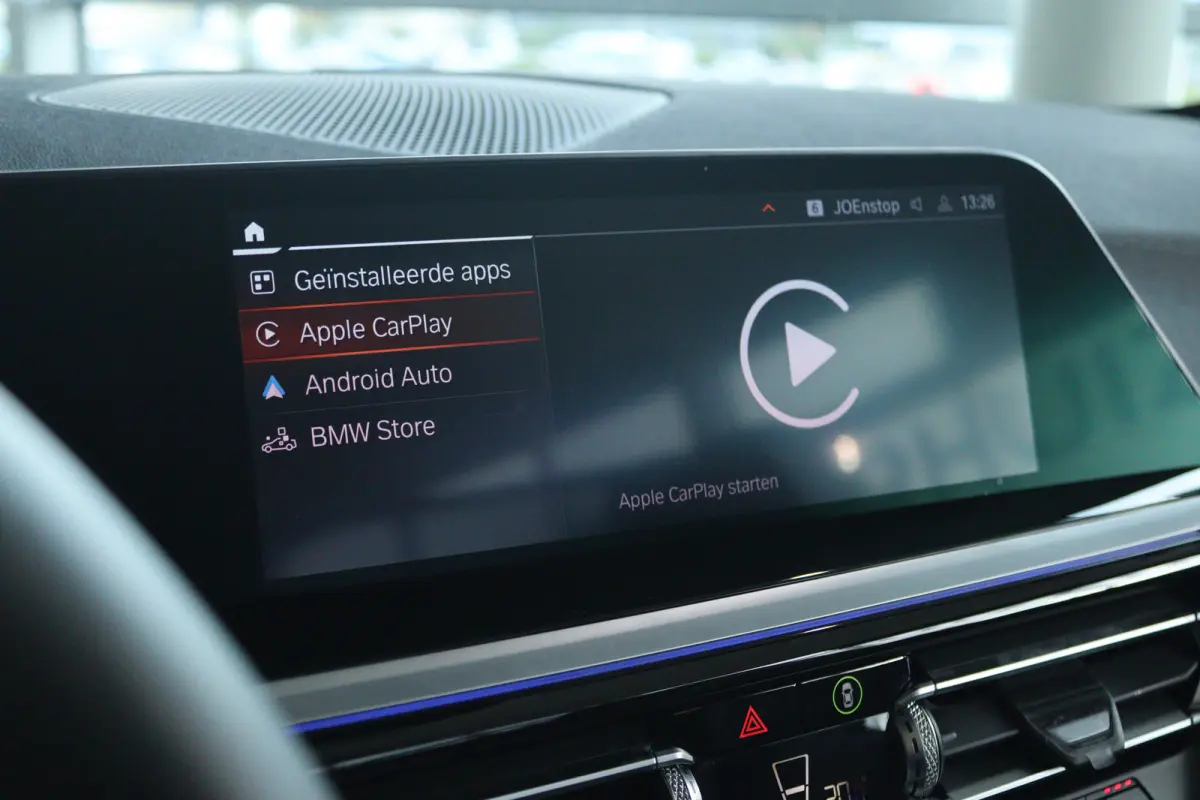 sDrive20i High Executive Sport-line | Cruise Control | Stoel+Stuurverwarming | HiFi | Carplay | Climate | LED | Sensoren | Leder | Dodehoekherkenning |