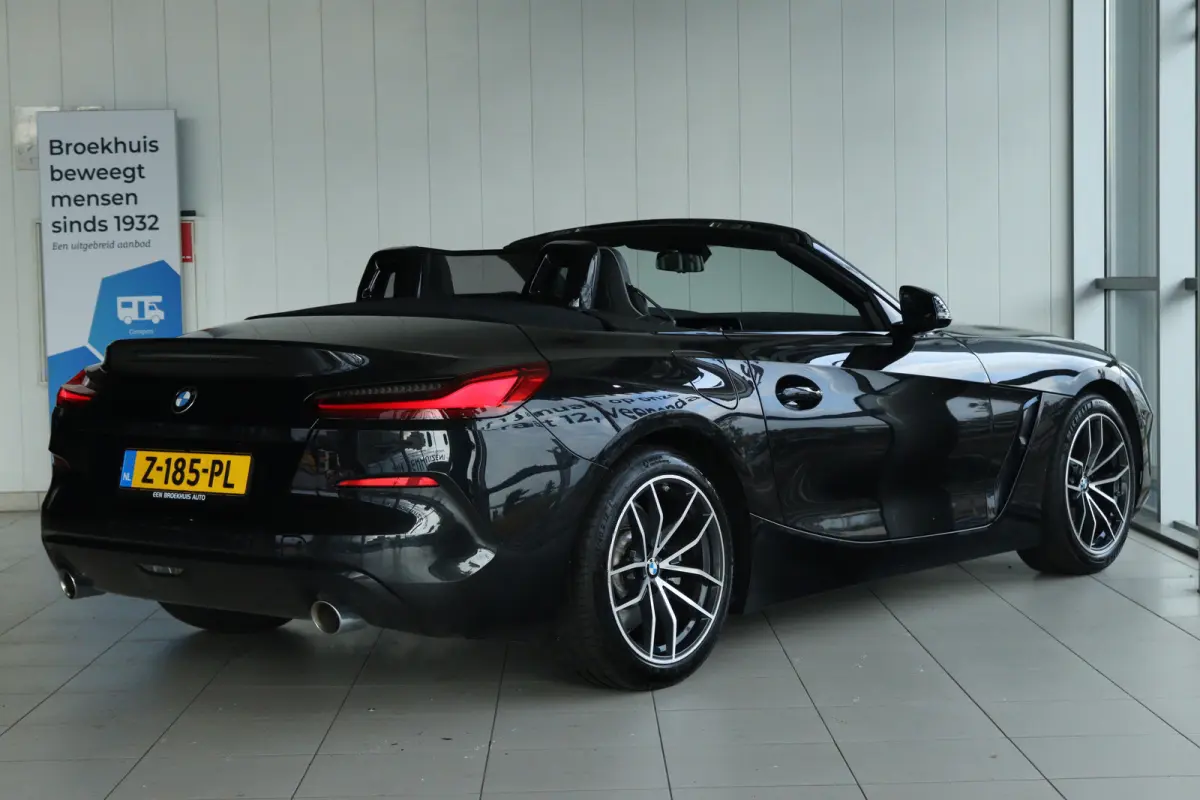 sDrive20i High Executive Sport-line | Cruise Control | Stoel+Stuurverwarming | HiFi | Carplay | Climate | LED | Sensoren | Leder | Dodehoekherkenning |