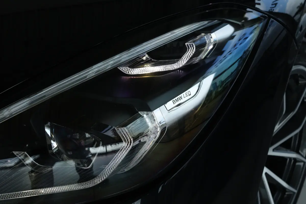 sDrive20i High Executive Sport-line | Cruise Control | Stoel+Stuurverwarming | HiFi | Carplay | Climate | LED | Sensoren | Leder | Dodehoekherkenning |