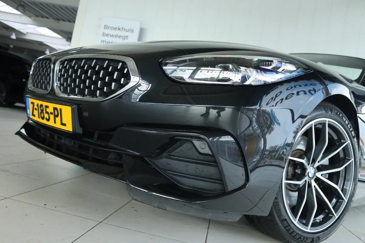 sDrive20i High Executive Sport-line | Cruise Control | Stoel+Stuurverwarming | HiFi | Carplay | Climate | LED | Sensoren | Leder | Dodehoekherkenning |