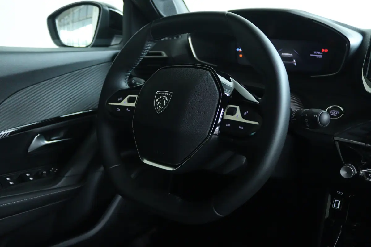 1.2 Hybrid 145 Allure | Adapt. Cruise | 360 Camera | Navi | Carplay | Climate | Keyless | LED | LMV | Dodehoekdetectie
