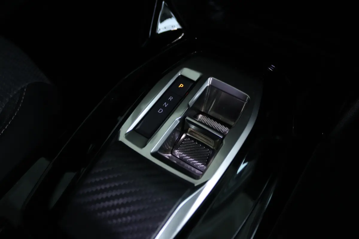1.2 Hybrid 145 Allure | Adapt. Cruise | 360 Camera | Navi | Carplay | Climate | Keyless | LED | LMV | Dodehoekdetectie