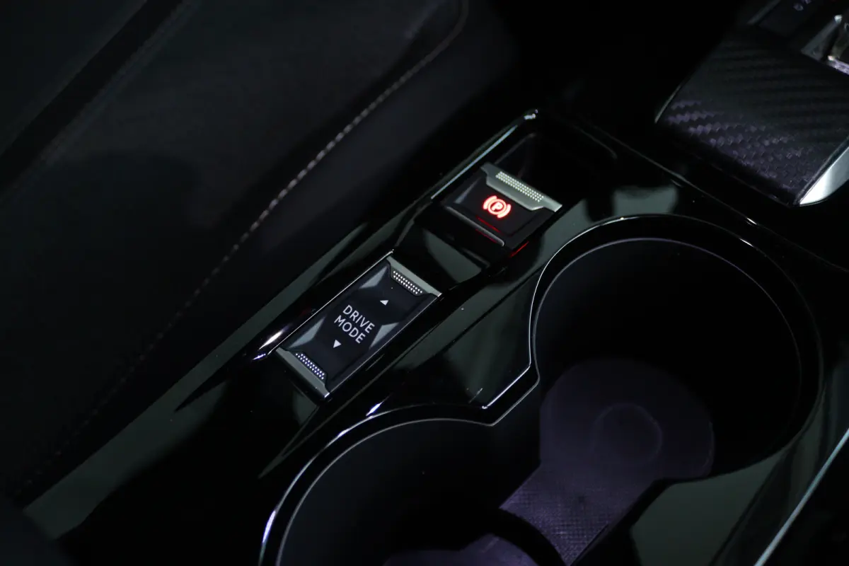 1.2 Hybrid 145 Allure | Adapt. Cruise | 360 Camera | Navi | Carplay | Climate | Keyless | LED | LMV | Dodehoekdetectie