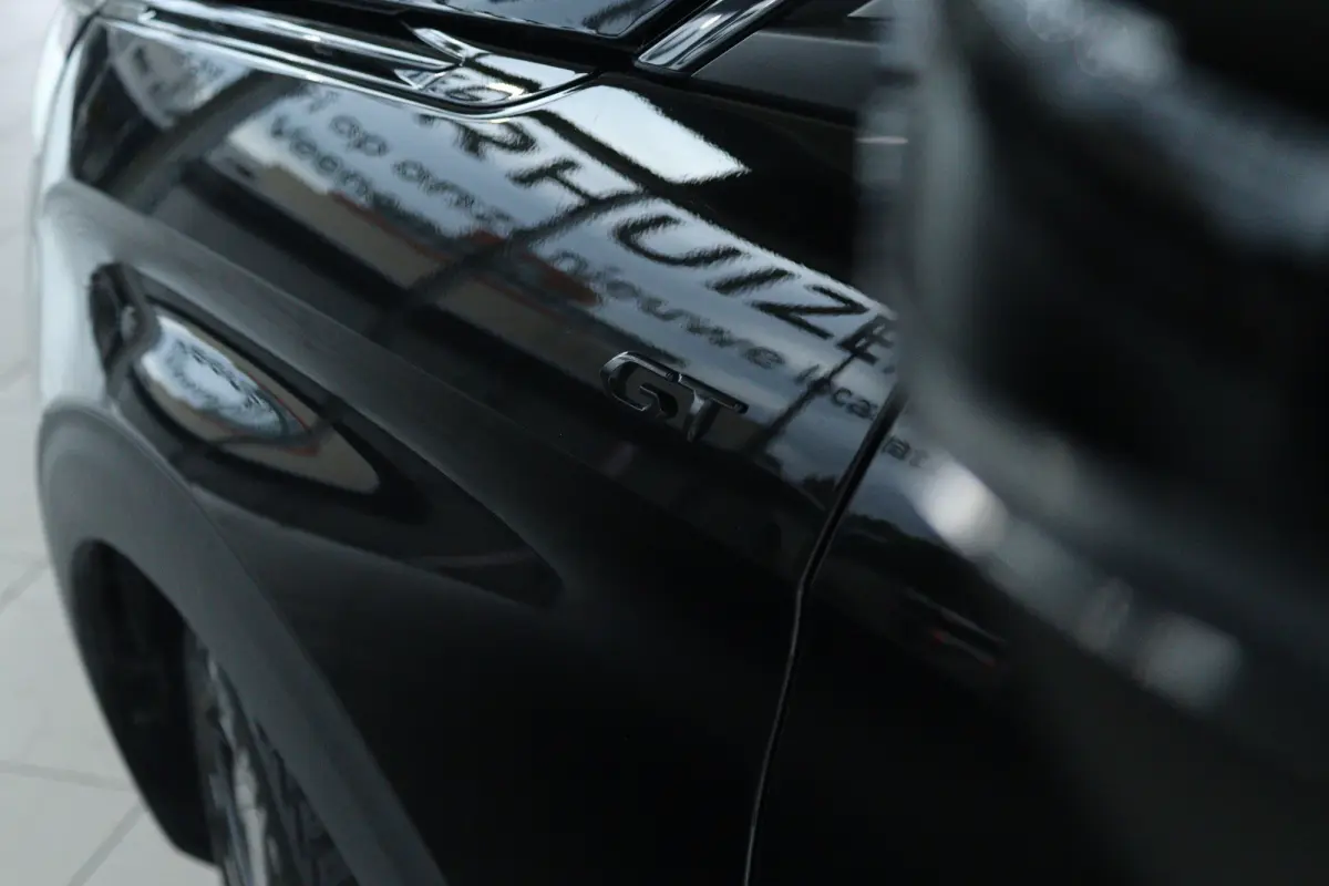 1.2 Turbo GT Black Pack | Adapt. Cruise | Trekhaak | Massage | Elektr. Klep | Stoelverwarming | Carplay | Memory | Keyless | LED | 19 Inch | Navi |