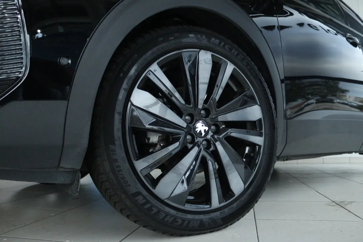 1.2 Turbo GT Black Pack | Adapt. Cruise | Trekhaak | Massage | Elektr. Klep | Stoelverwarming | Carplay | Memory | Keyless | LED | 19 Inch | Navi |