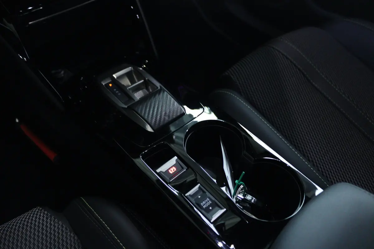 1.2 Hybrid 145 GT | Adapt. Cruise | 360 Camera | Keyless | 18 Inch | Navi | Carplay | Climate | NL-Auto | LED |
