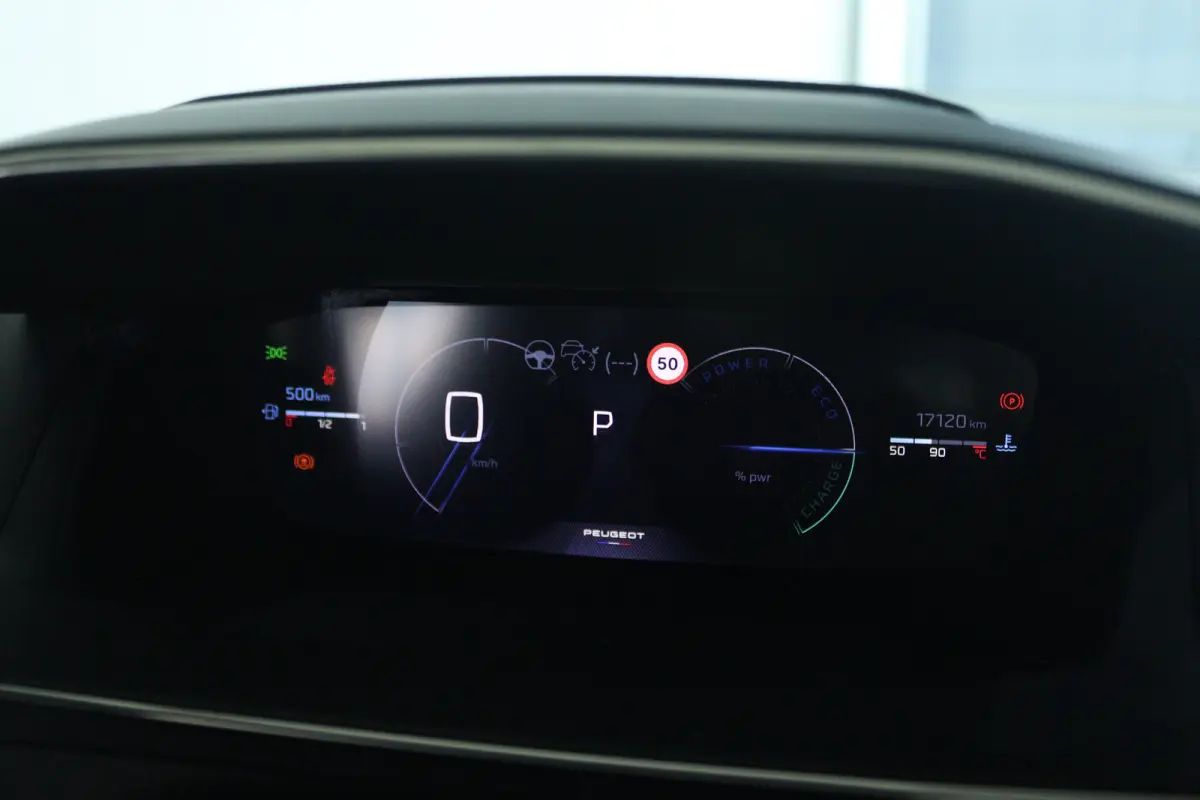1.2 Hybrid 145 GT | Adapt. Cruise | 360 Camera | Keyless | 18 Inch | Navi | Carplay | Climate | NL-Auto | LED |