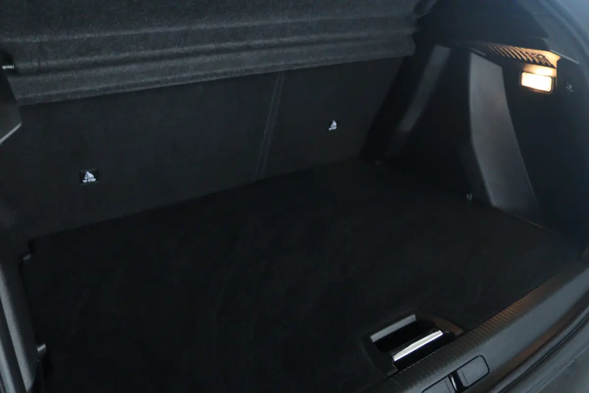 1.2 Hybrid 145 GT | Adapt. Cruise | 360 Camera | Keyless | 18 Inch | Navi | Carplay | Climate | NL-Auto | LED |
