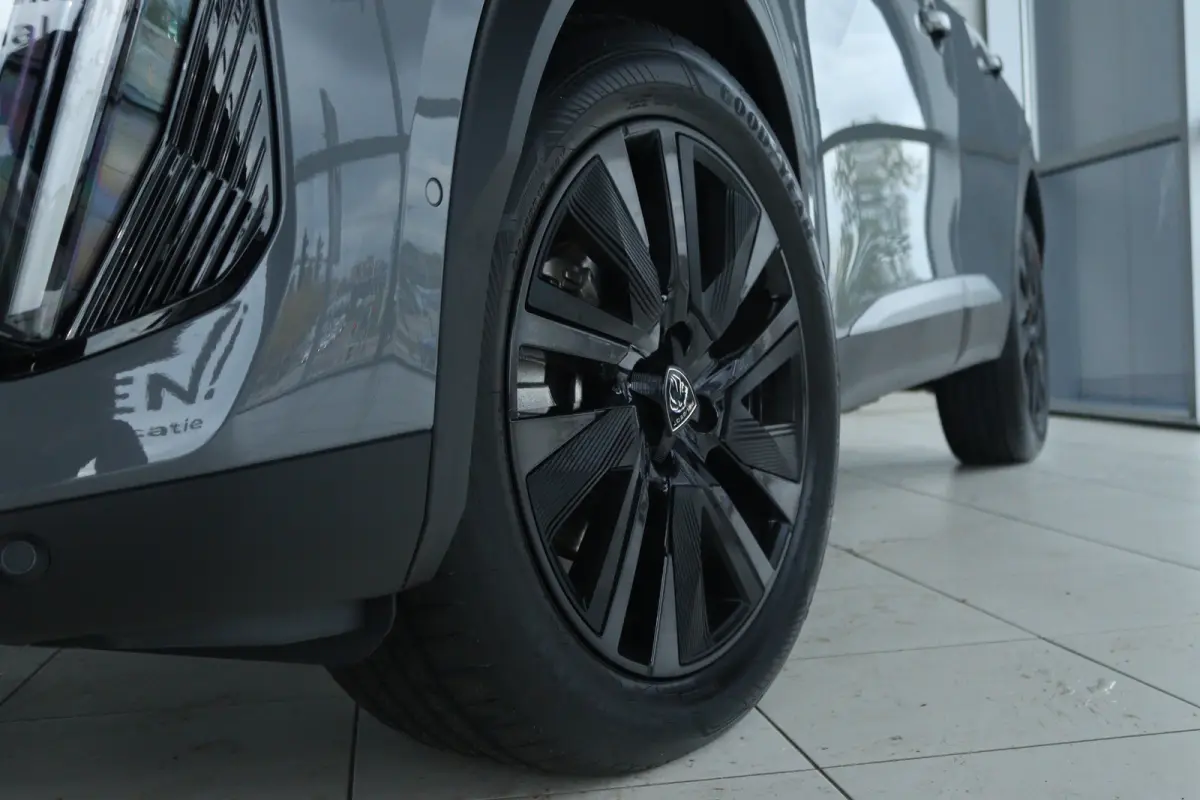 1.2 Hybrid 145 GT | Adapt. Cruise | 360 Camera | Keyless | 18 Inch | Navi | Carplay | Climate | NL-Auto | LED |