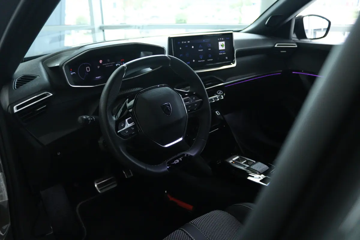 1.2 Hybrid 145 GT | Adapt. Cruise | 360 Camera | Keyless | 18 Inch | Navi | Carplay | Climate | NL-Auto | LED |