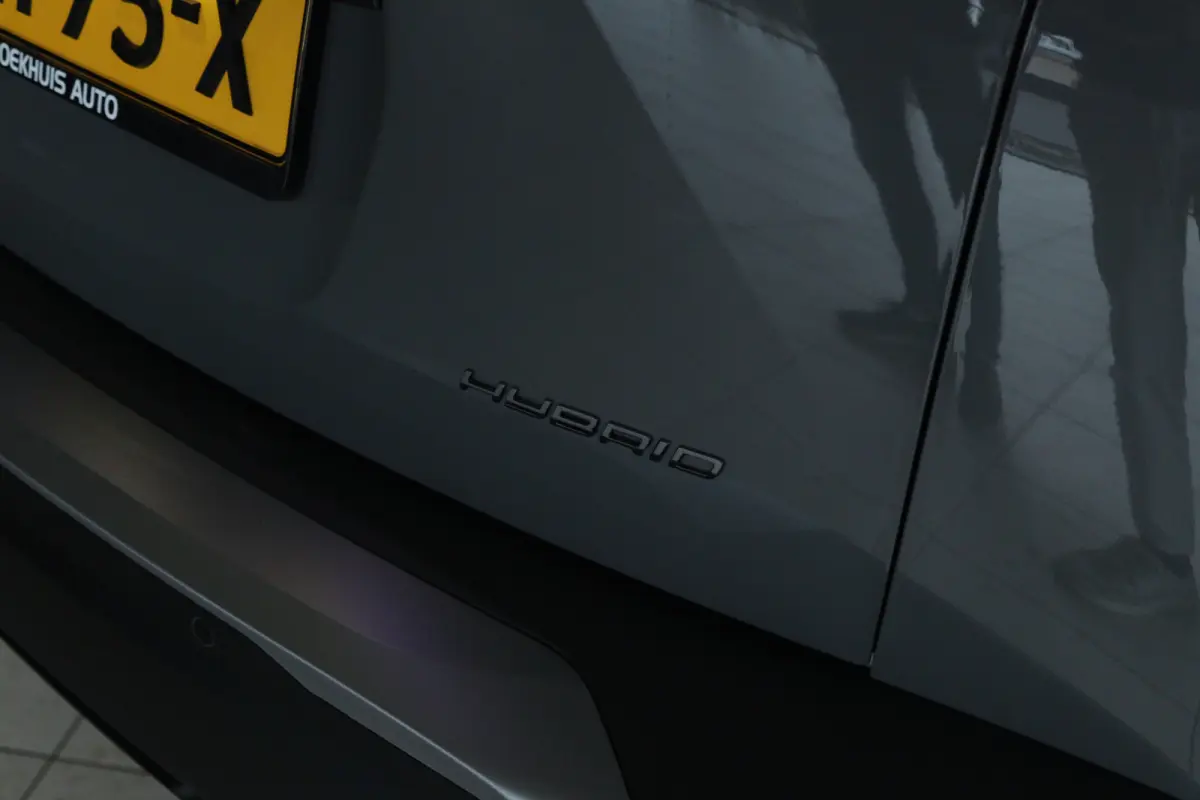 1.2 Hybrid 145 GT | Adapt. Cruise | 360 Camera | Keyless | 18 Inch | Navi | Carplay | Climate | NL-Auto | LED |