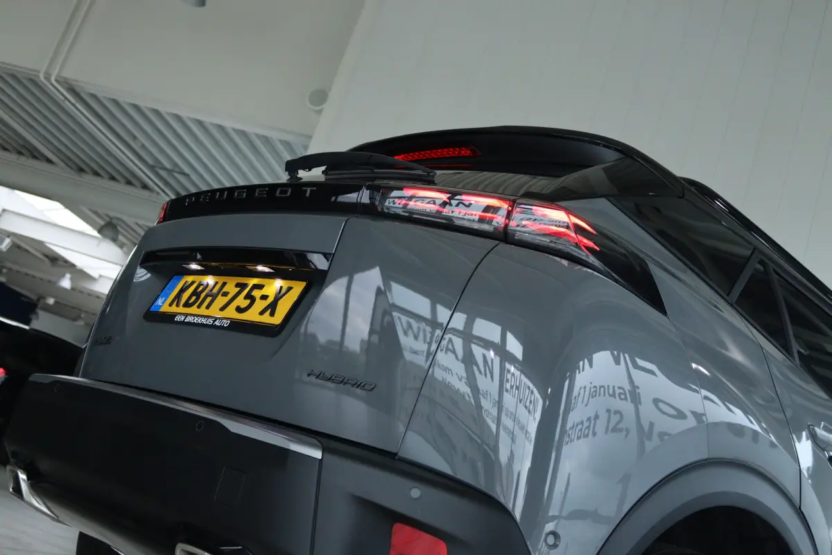 1.2 Hybrid 145 GT | Adapt. Cruise | 360 Camera | Keyless | 18 Inch | Navi | Carplay | Climate | NL-Auto | LED |