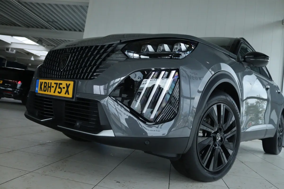 1.2 Hybrid 145 GT | Adapt. Cruise | 360 Camera | Keyless | 18 Inch | Navi | Carplay | Climate | NL-Auto | LED |