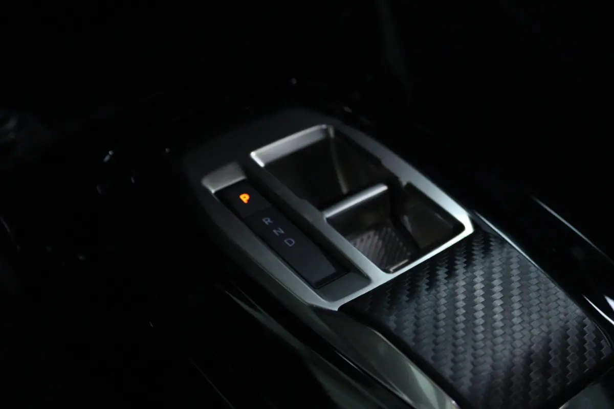 1.2 Hybrid 145 GT | Adapt. Cruise | 360 Camera | Keyless | 18 Inch | Navi | Carplay | Climate | NL-Auto | LED |