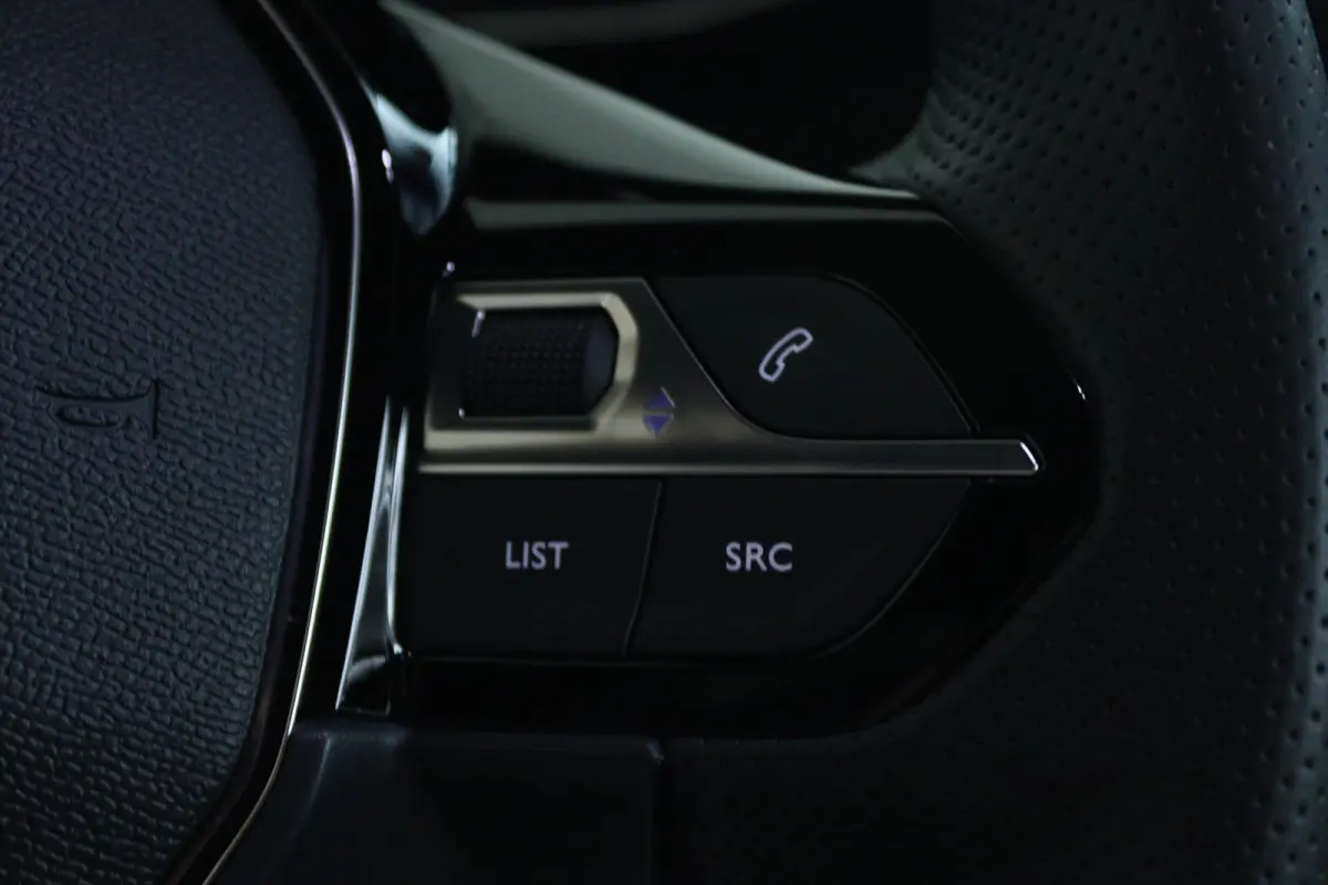1.2 Hybrid 145 GT | Adapt. Cruise | 360 Camera | Keyless | 18 Inch | Navi | Carplay | Climate | NL-Auto | LED |