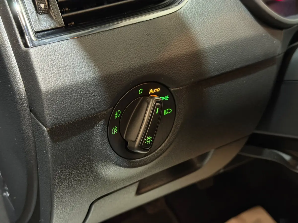 1.0 TSI Greentech Ambition Business AIRCO/NAVI/CRUISE/CARPLAY/CLIMATE/PDC/PARK-PILOT/GARANTIE