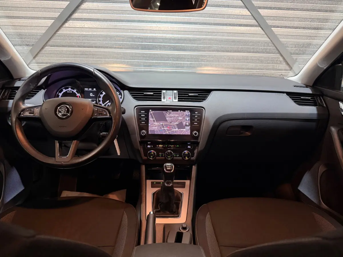 1.0 TSI Greentech Ambition Business AIRCO/NAVI/CRUISE/CARPLAY/CLIMATE/PDC/PARK-PILOT/GARANTIE