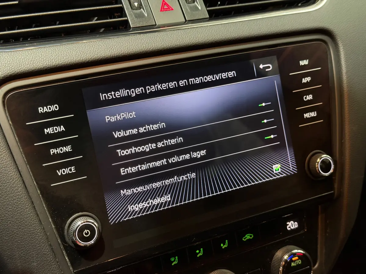 1.0 TSI Greentech Ambition Business AIRCO/NAVI/CRUISE/CARPLAY/CLIMATE/PDC/PARK-PILOT/GARANTIE