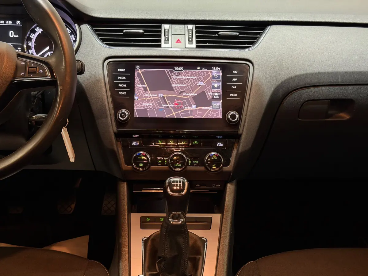 1.0 TSI Greentech Ambition Business AIRCO/NAVI/CRUISE/CARPLAY/CLIMATE/PDC/PARK-PILOT/GARANTIE