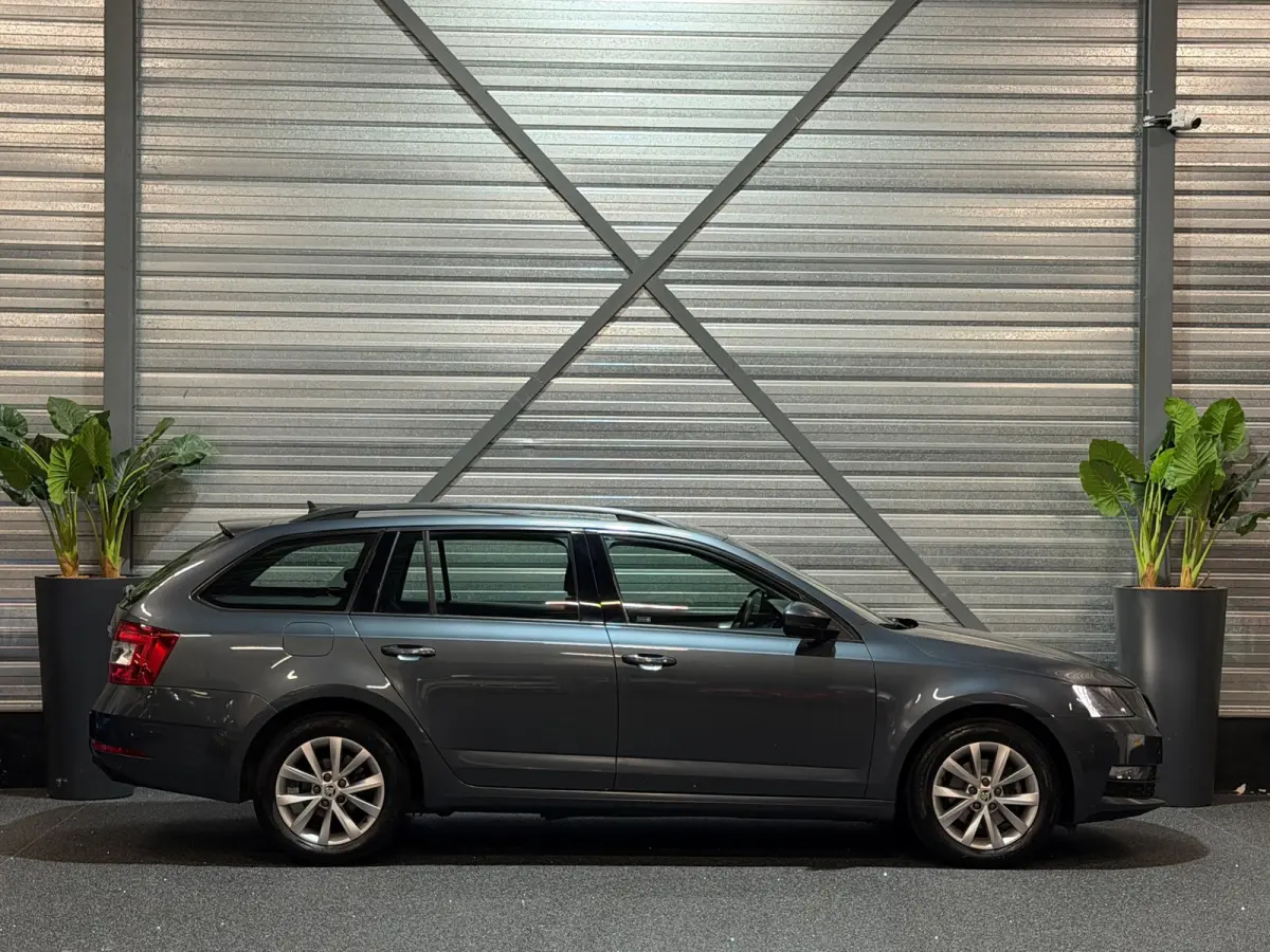 1.0 TSI Greentech Ambition Business AIRCO/NAVI/CRUISE/CARPLAY/CLIMATE/PDC/PARK-PILOT/GARANTIE
