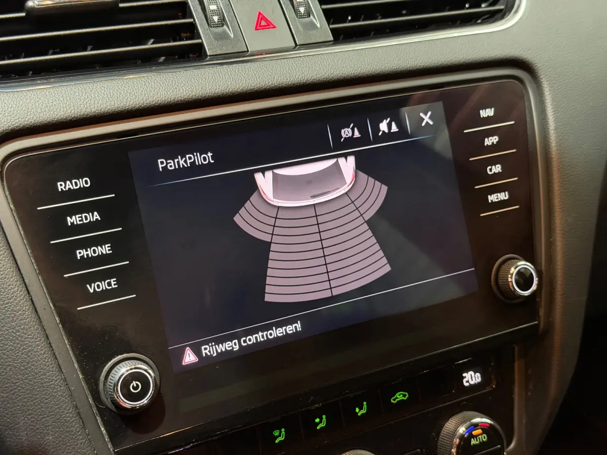 1.0 TSI Greentech Ambition Business AIRCO/NAVI/CRUISE/CARPLAY/CLIMATE/PDC/PARK-PILOT/GARANTIE