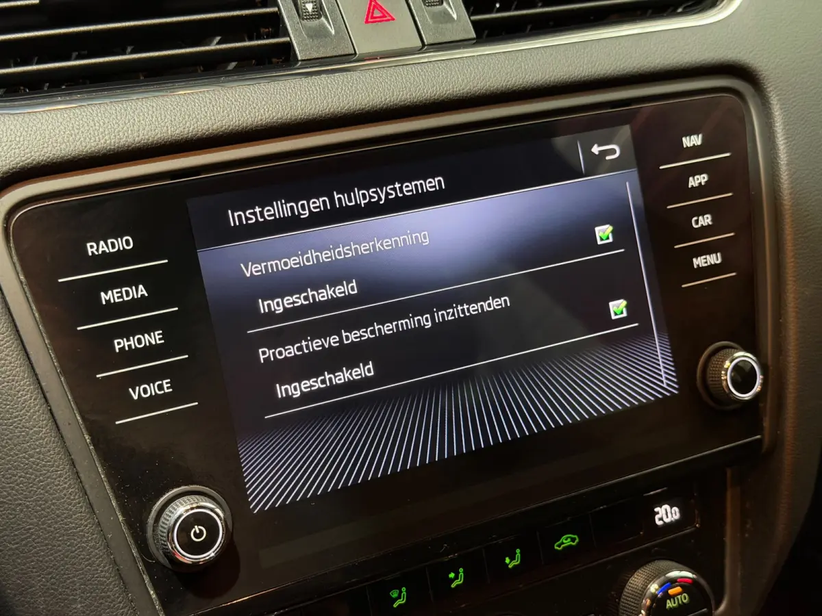 1.0 TSI Greentech Ambition Business AIRCO/NAVI/CRUISE/CARPLAY/CLIMATE/PDC/PARK-PILOT/GARANTIE