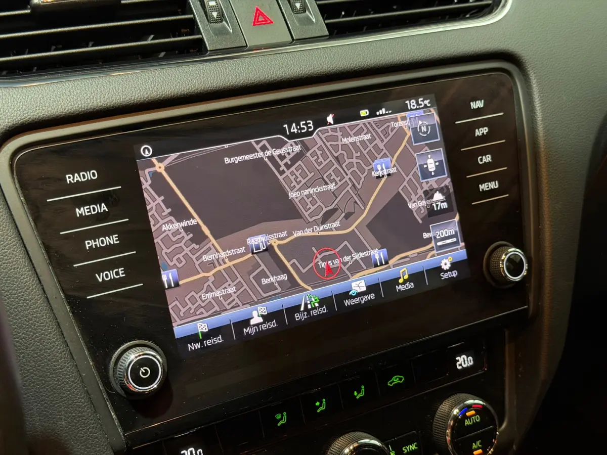 1.0 TSI Greentech Ambition Business AIRCO/NAVI/CRUISE/CARPLAY/CLIMATE/PDC/PARK-PILOT/GARANTIE
