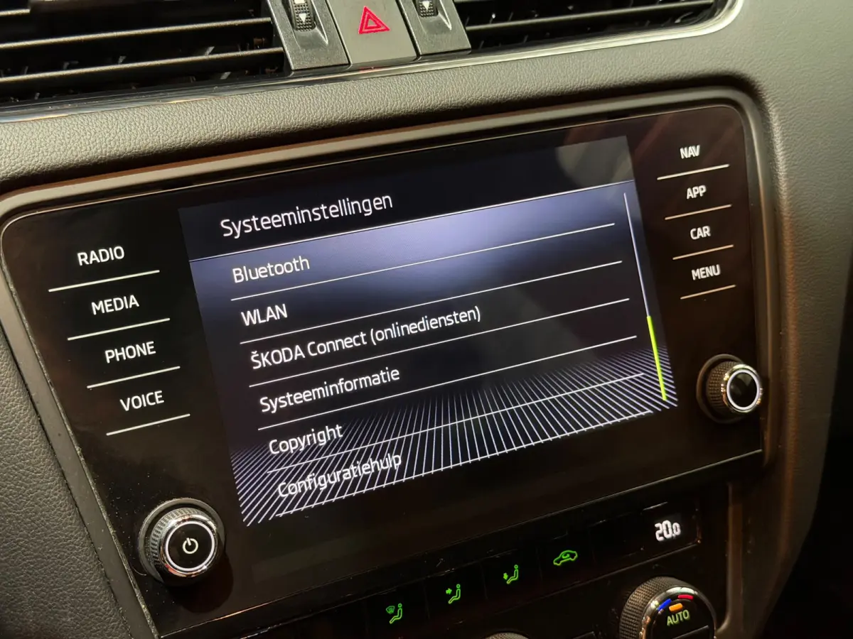 1.0 TSI Greentech Ambition Business AIRCO/NAVI/CRUISE/CARPLAY/CLIMATE/PDC/PARK-PILOT/GARANTIE