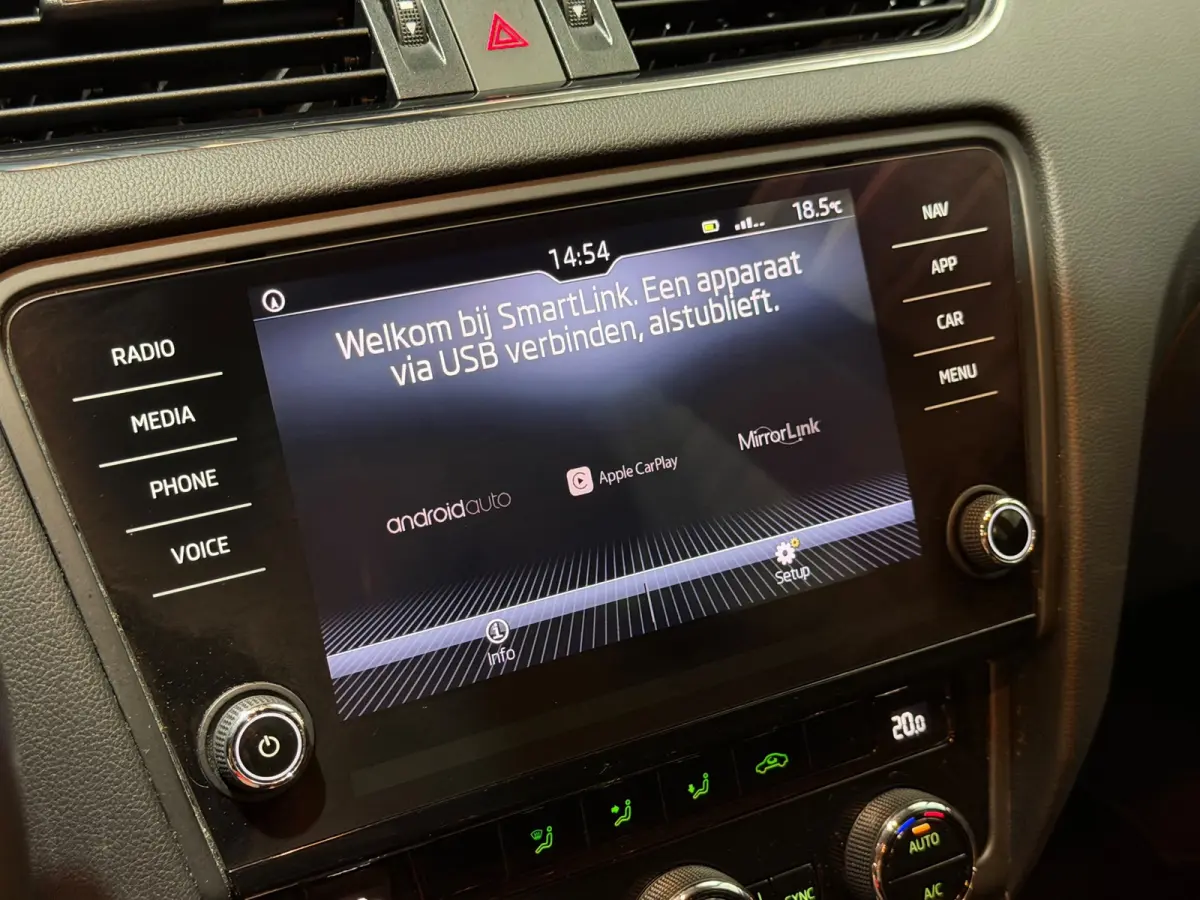1.0 TSI Greentech Ambition Business AIRCO/NAVI/CRUISE/CARPLAY/CLIMATE/PDC/PARK-PILOT/GARANTIE