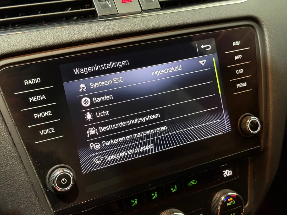 1.0 TSI Greentech Ambition Business AIRCO/NAVI/CRUISE/CARPLAY/CLIMATE/PDC/PARK-PILOT/GARANTIE