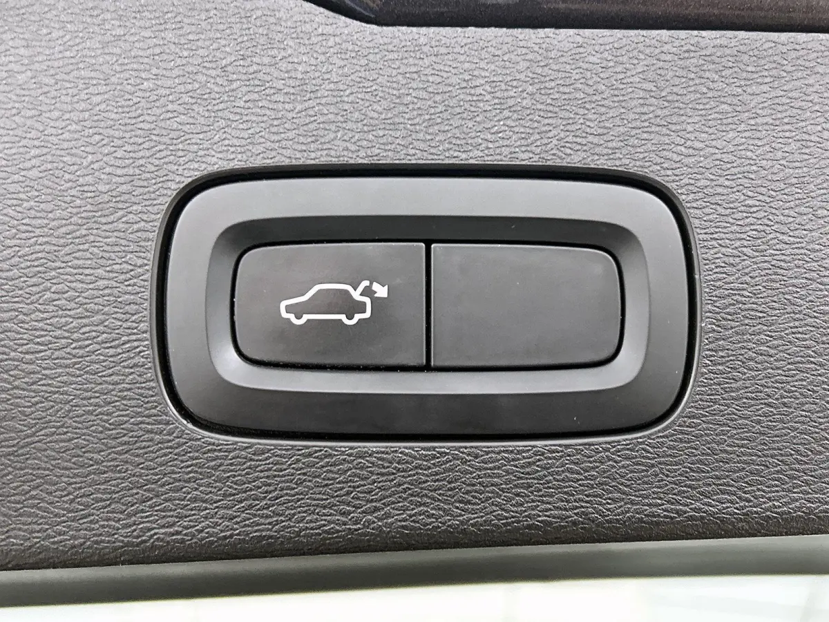 2.0 T6 Twin Engine AWD Inscription | Automaat | LMV | Leder | Cruise control | Climate control | Trekhaak | Apple CarPlay | Stoel verwarming | Memory seats | Harman Kardon | 360 Camera