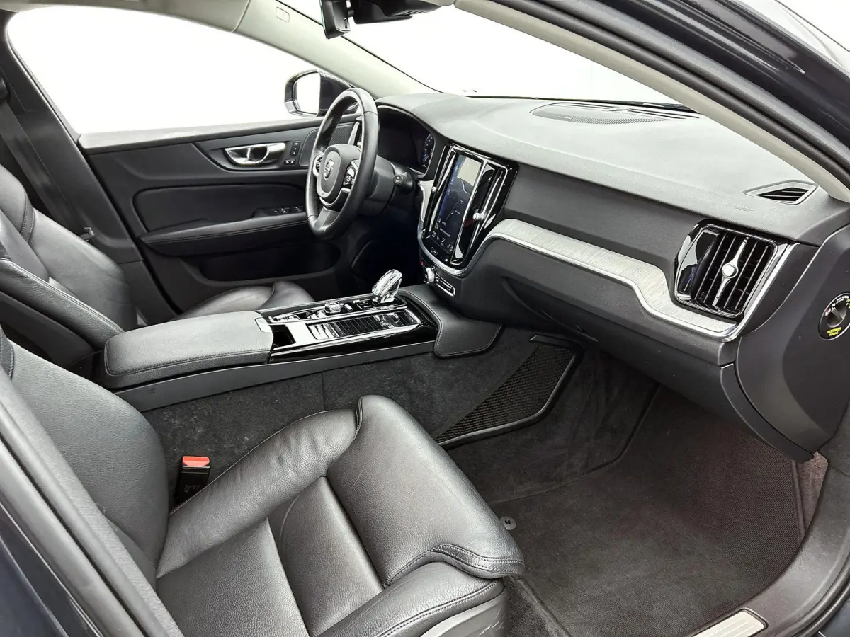 2.0 T6 Twin Engine AWD Inscription | Automaat | LMV | Leder | Cruise control | Climate control | Trekhaak | Apple CarPlay | Stoel verwarming | Memory seats | Harman Kardon | 360 Camera