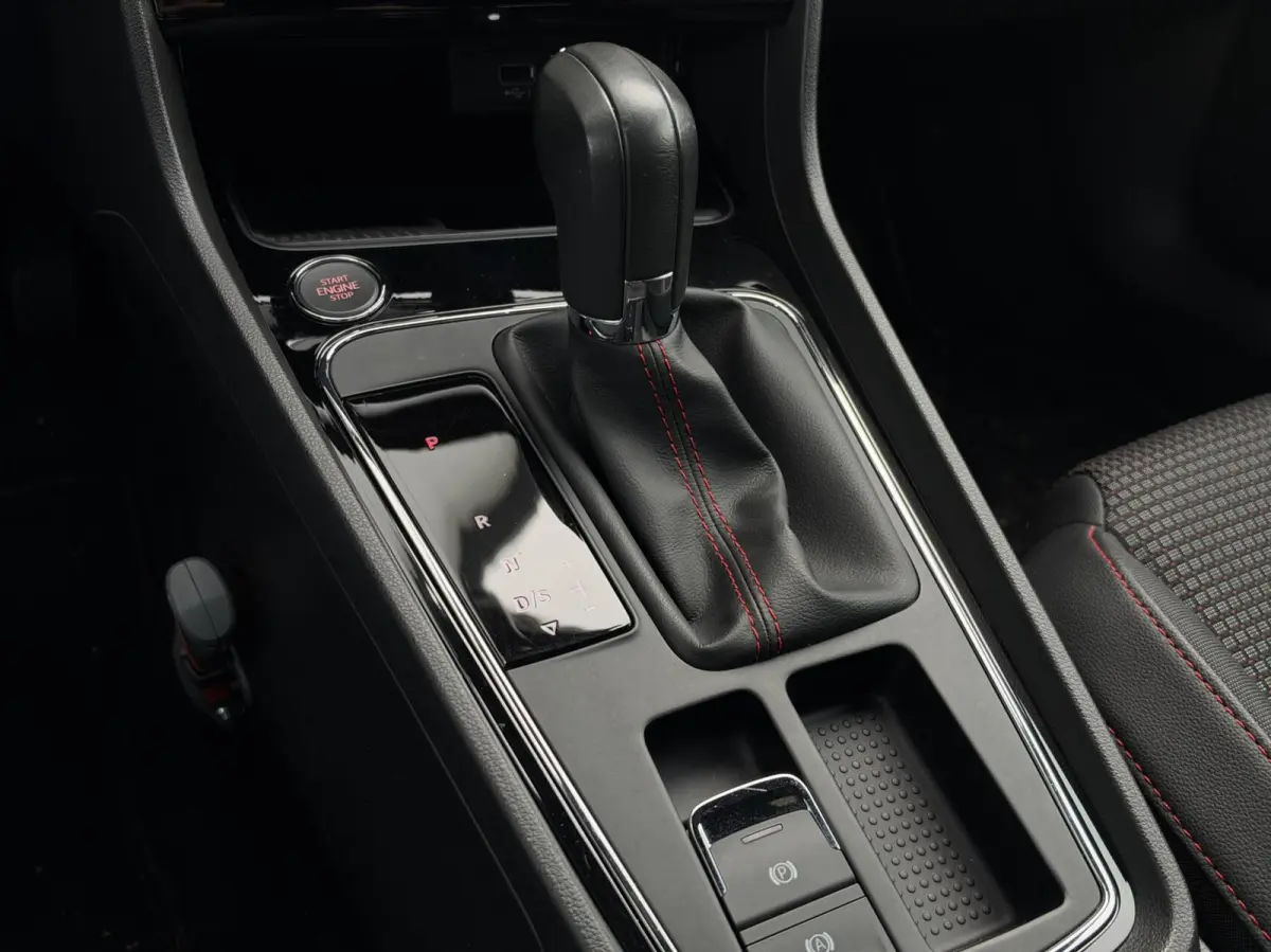 1.5 TSI FR | Carplay | Camera | Cruise | Navigatie | Beats | Stoelverwarming | Sensoren
