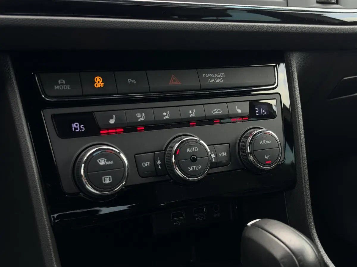 1.5 TSI FR | Carplay | Camera | Cruise | Navigatie | Beats | Stoelverwarming | Sensoren