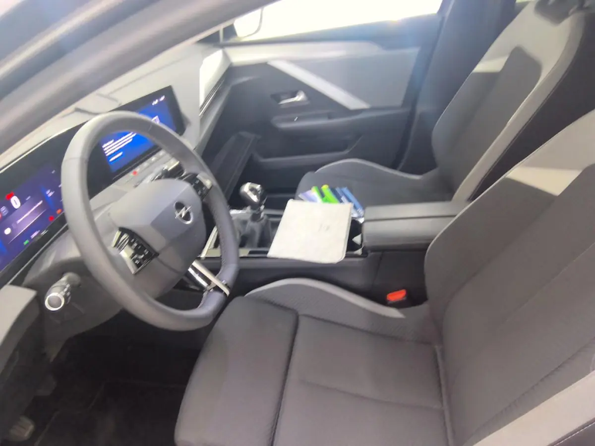 1.2 Turbo Business Edition+Led+Vitrual+Navigatie+Camera+Keyless+trekhaak+Apple-carplay+Sport-Stoelen =NL