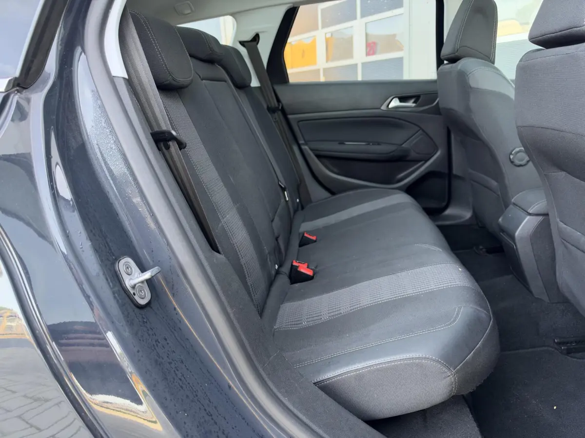 1.2 PureTech Blue Lease Premium | Panorama | Carplay | Camera | Cruise | Sensoren | Lichtmetaal
