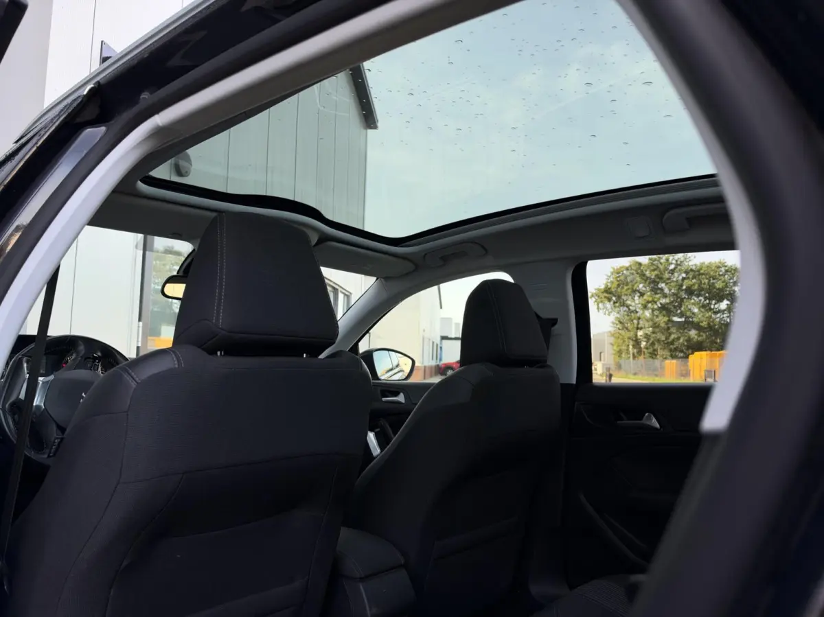 1.2 PureTech Blue Lease Premium | Panorama | Carplay | Camera | Cruise | Sensoren | Lichtmetaal