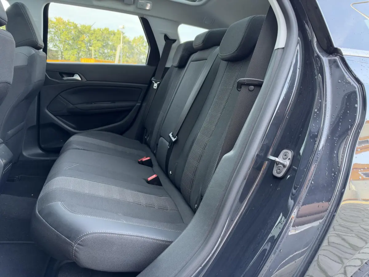 1.2 PureTech Blue Lease Premium | Panorama | Carplay | Camera | Cruise | Sensoren | Lichtmetaal