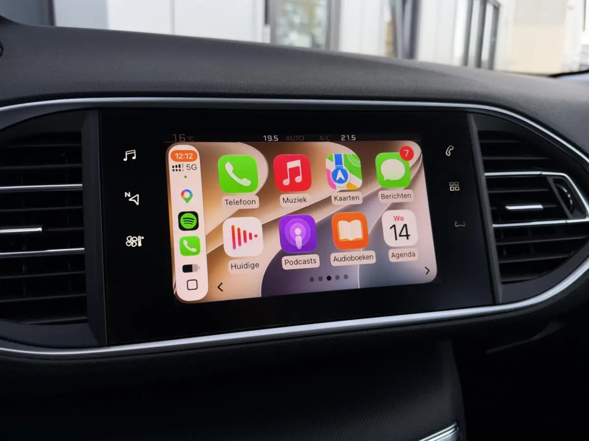 1.2 PureTech Blue Lease Premium | Panorama | Carplay | Camera | Cruise | Sensoren | Lichtmetaal