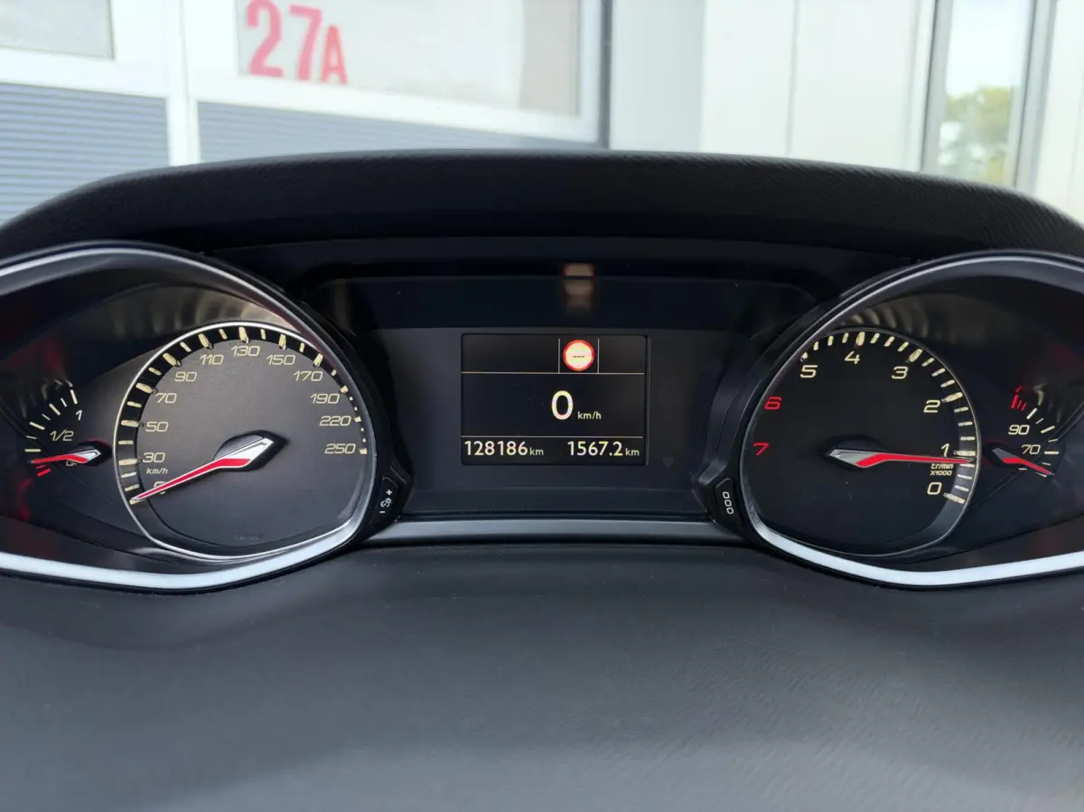 1.2 PureTech Blue Lease Premium | Panorama | Carplay | Camera | Cruise | Sensoren | Lichtmetaal