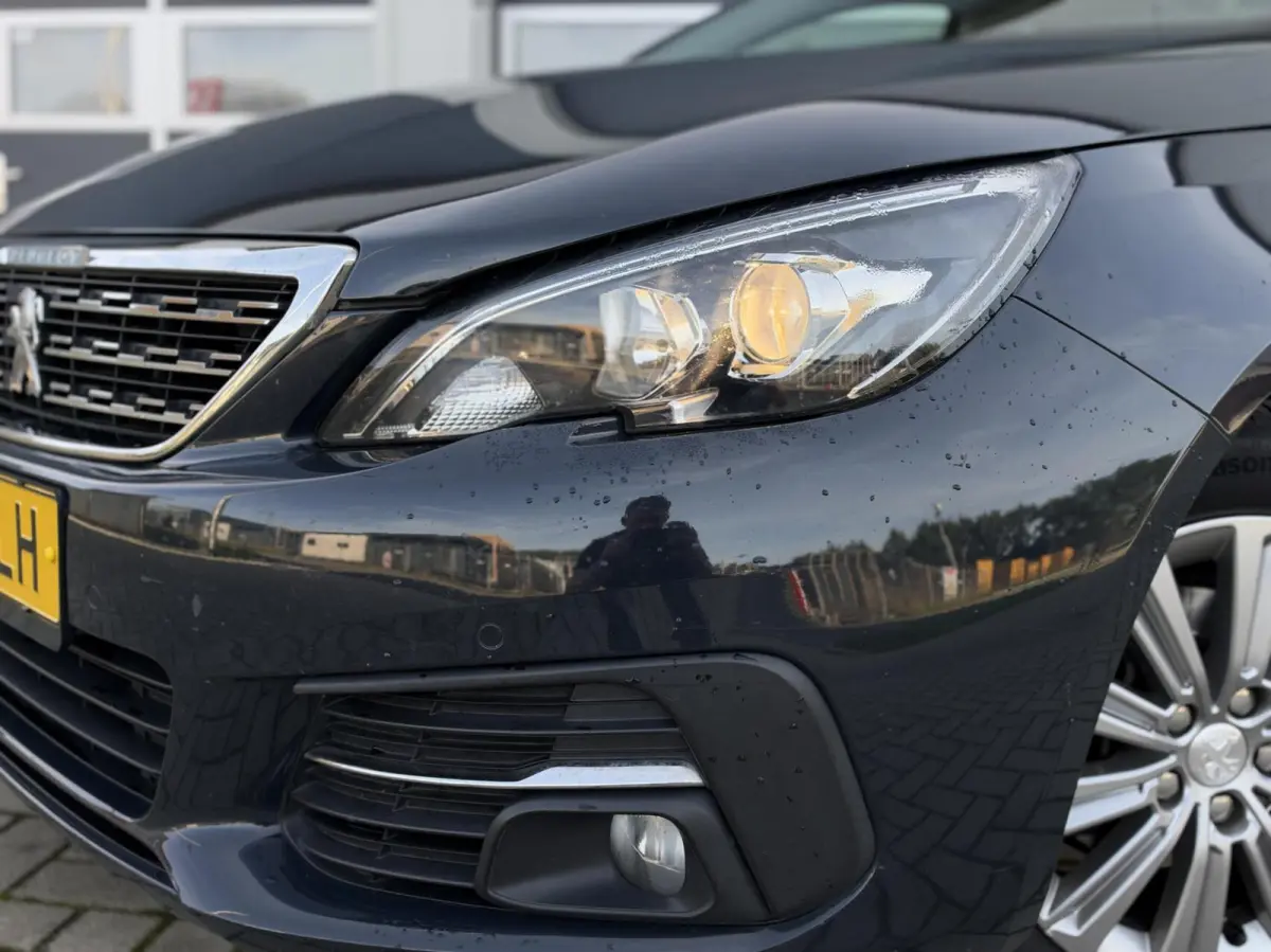 1.2 PureTech Blue Lease Premium | Panorama | Carplay | Camera | Cruise | Sensoren | Lichtmetaal