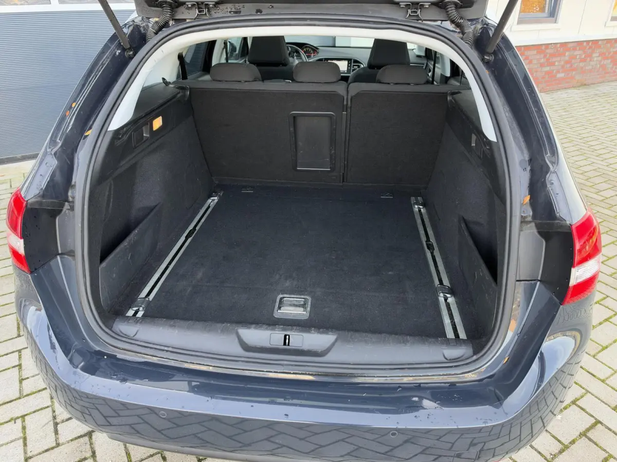 1.2 PureTech Blue Lease Premium | Panorama | Carplay | Camera | Cruise | Sensoren | Lichtmetaal