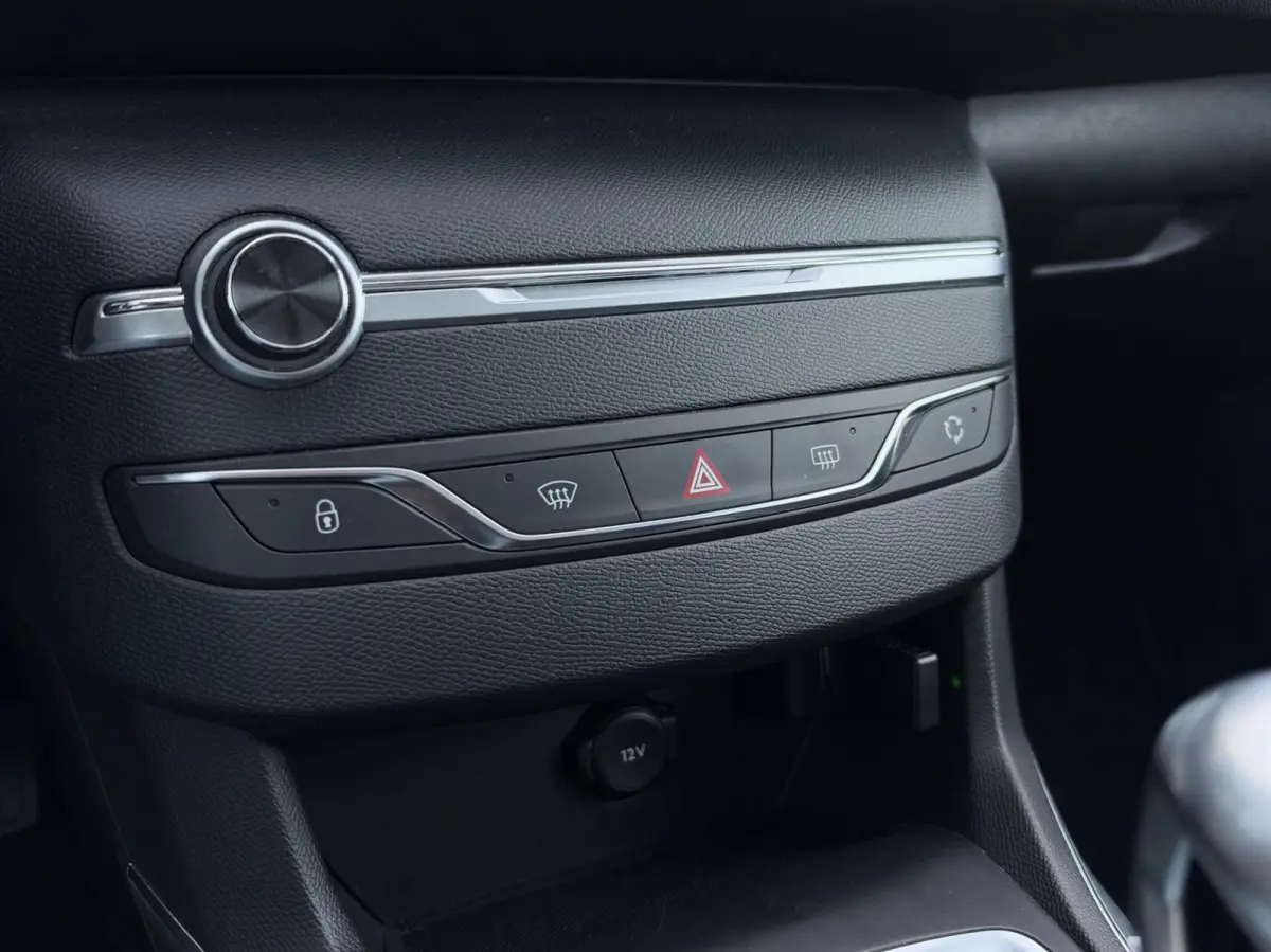 1.2 PureTech Blue Lease Premium | Panorama | Carplay | Camera | Cruise | Sensoren | Lichtmetaal