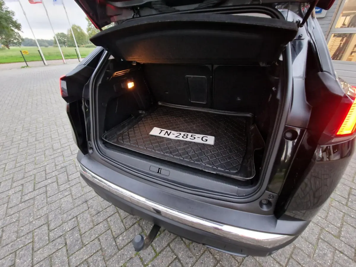 1.2 PureTech Allure|Clima|Trekhaak|Carplay|360 camera|19-inch|