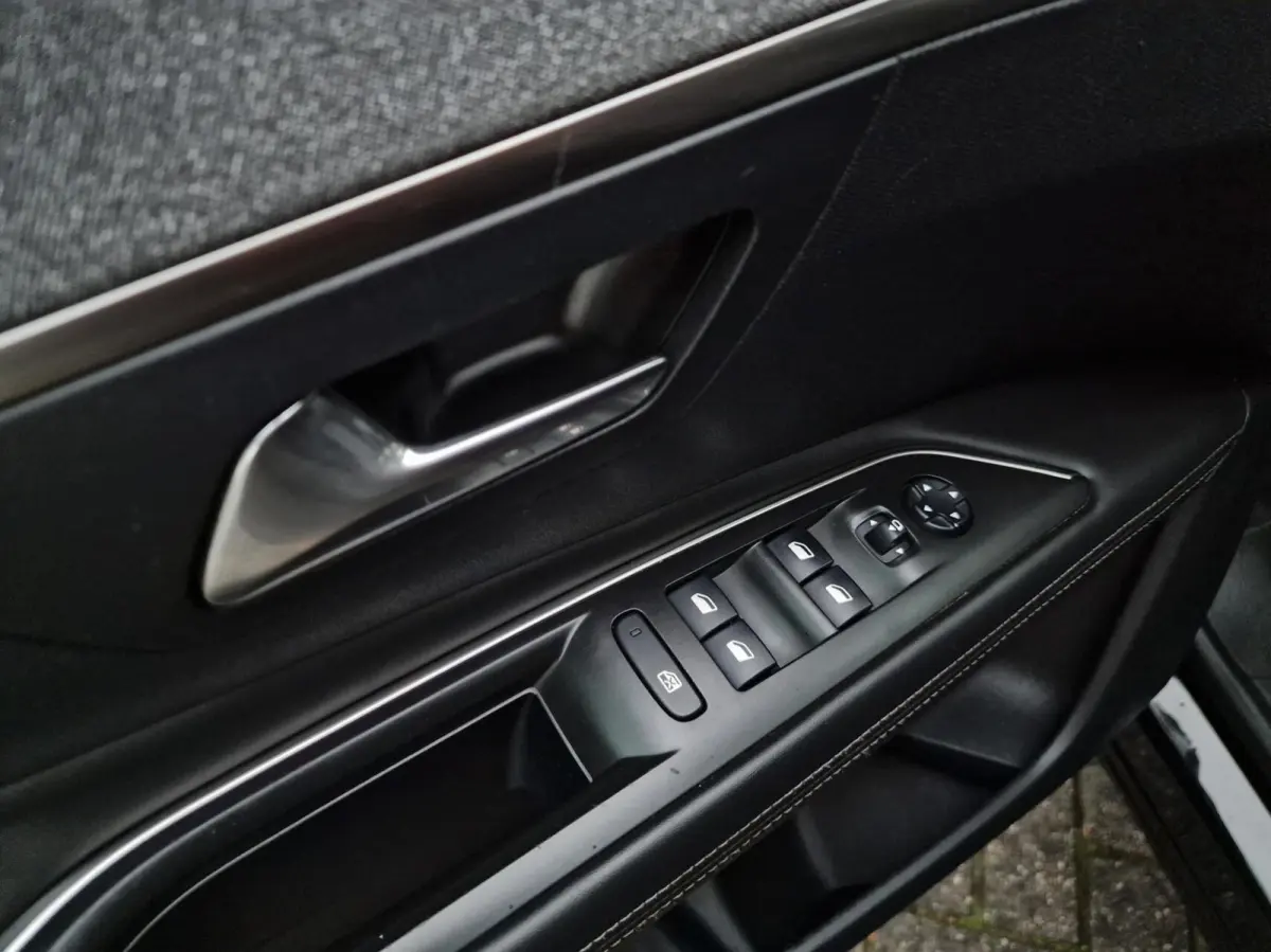 1.2 PureTech Allure|Clima|Trekhaak|Carplay|360 camera|19-inch|