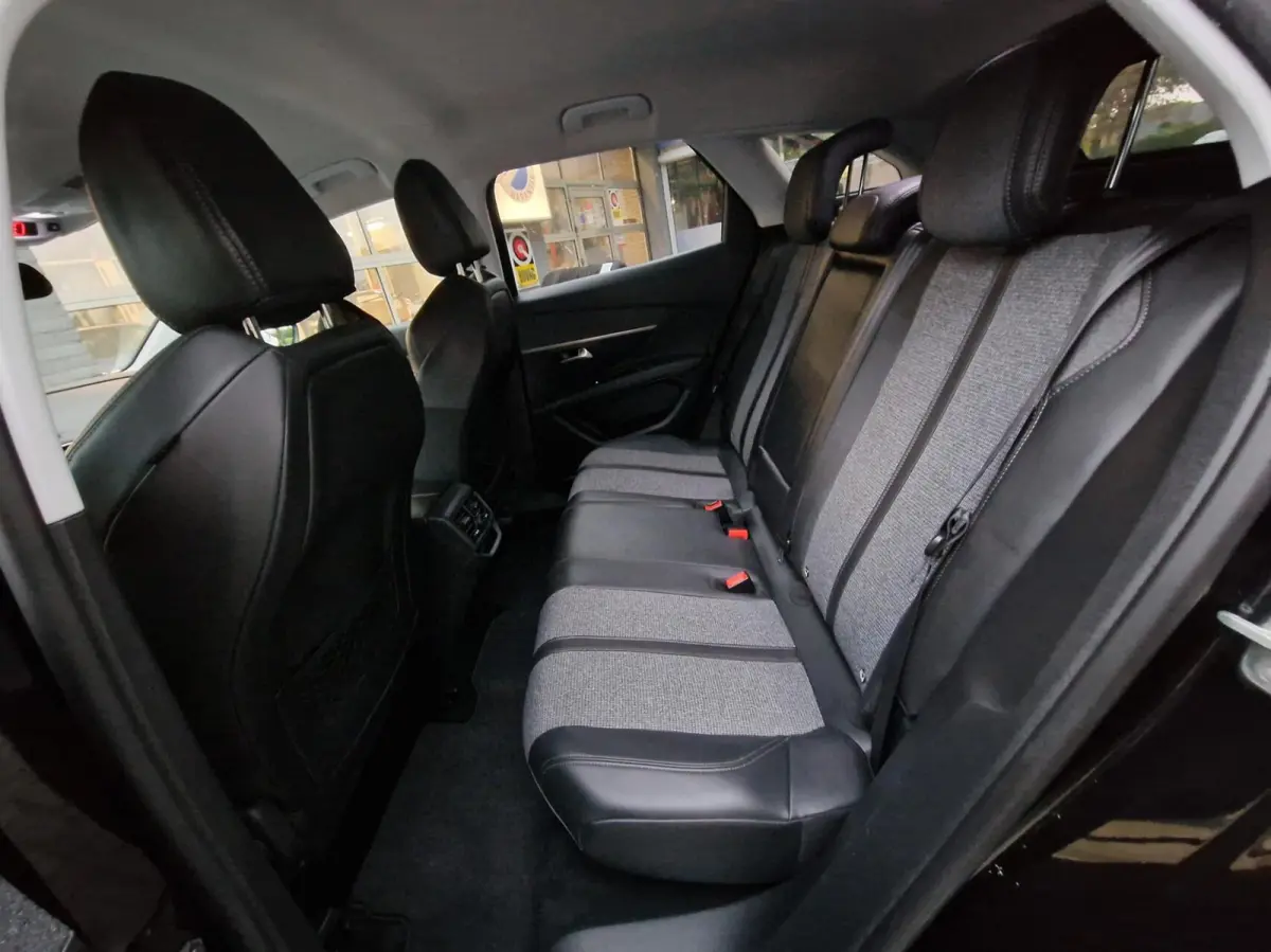 1.2 PureTech Allure|Clima|Trekhaak|Carplay|360 camera|19-inch|